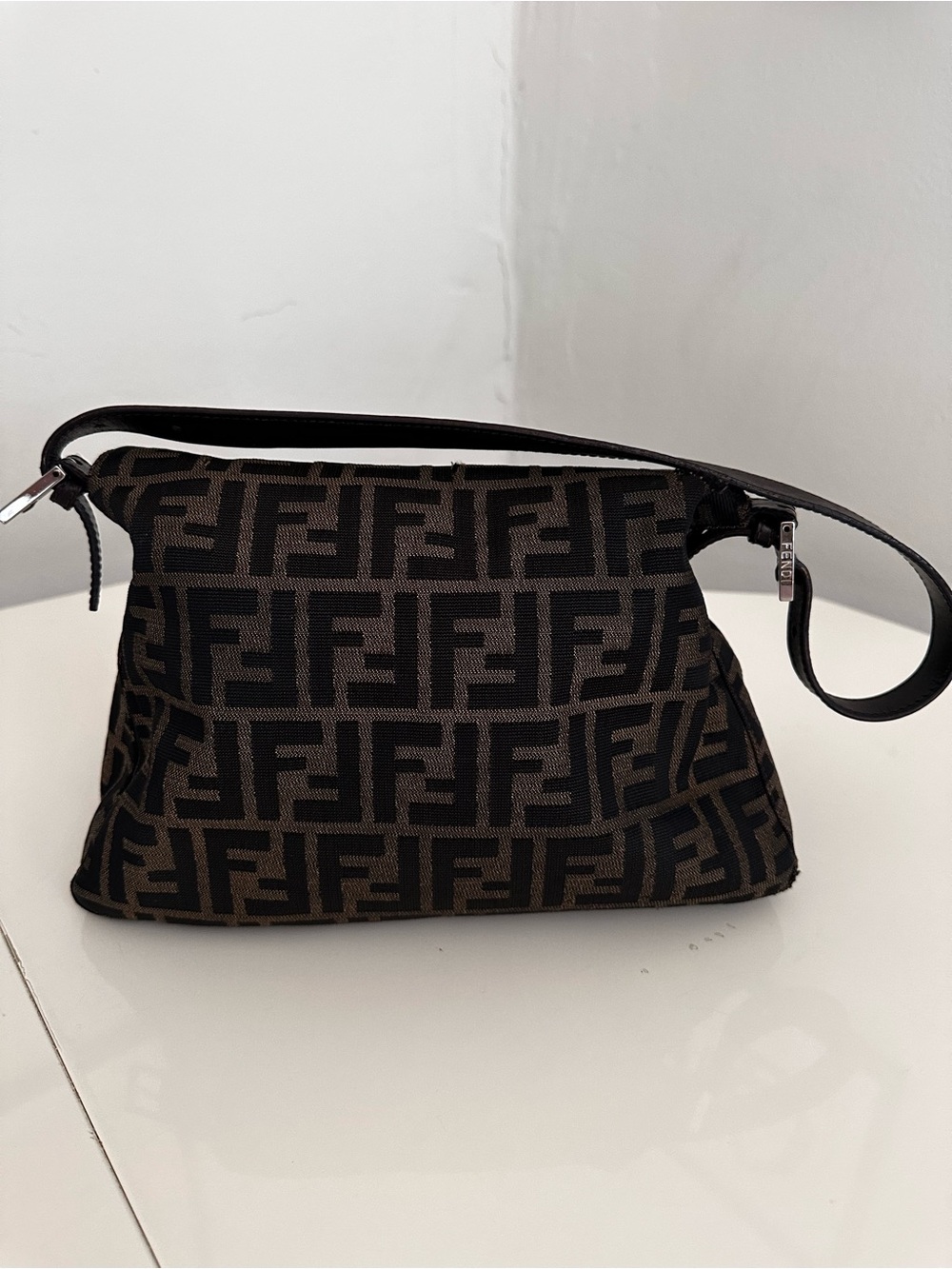 Fendi Black and Brown FF Logo Shoulder Bag - Picture 4 of 15